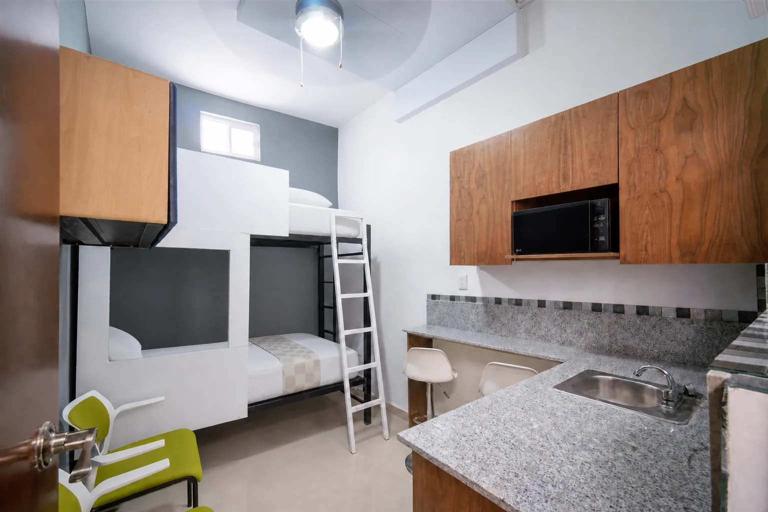 Fotografía real 1 de habitación tipo Para 2 personas · Piso 2 · Ventilador